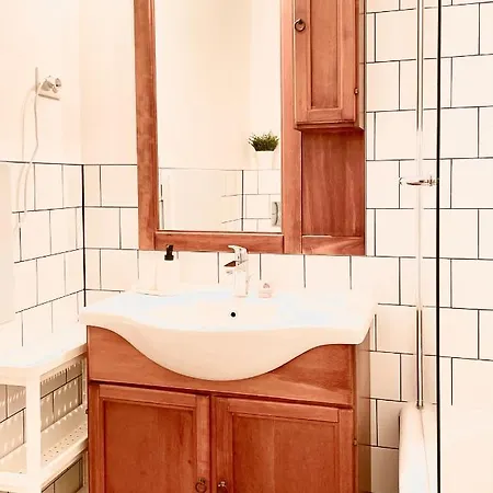 Apartman Eotvos 25 *