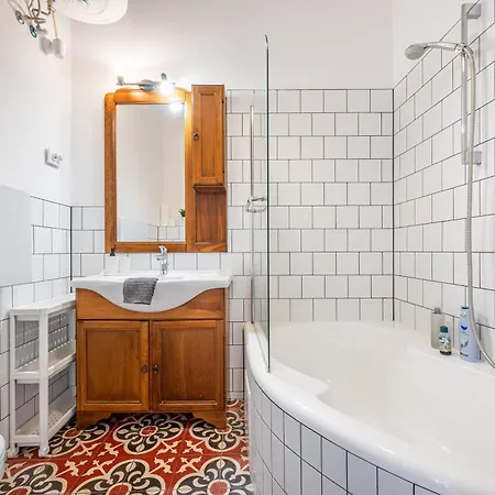 Apartment Eotvos 25 *