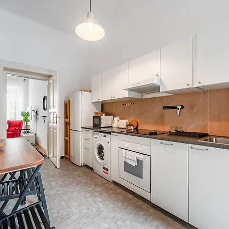 Eotvos 25 * Budapest