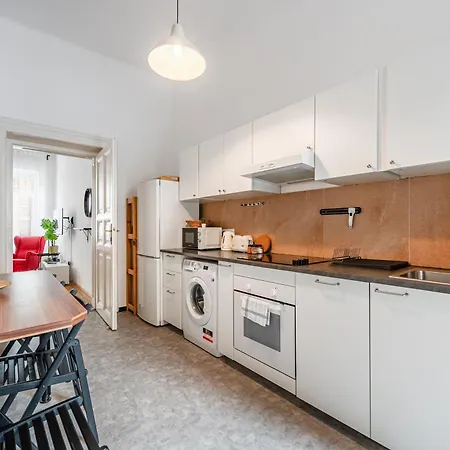 Eotvos 25 * Budapest