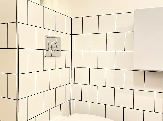 Eotvos 25 * Budapest