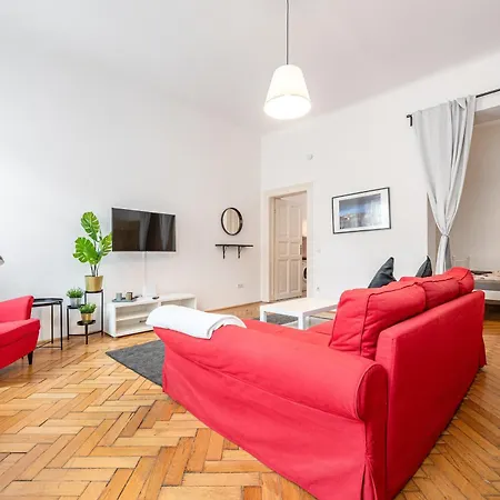 Apartament Eotvos 25 *