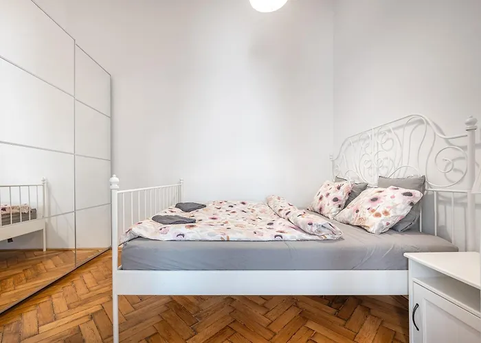 Eotvos 25 * Budapest