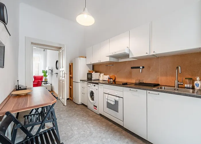 Eotvos 25 * Budapest